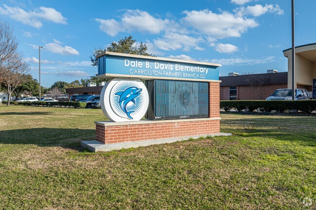Davis Elementary is a public school located in Carrollton, Tx.