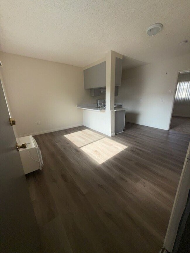7147 Greeley St, Tujunga, CA 91042