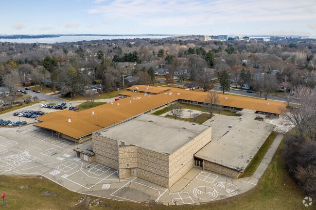Stephens Elementary School in West Madison offers education for grades 4K-5.