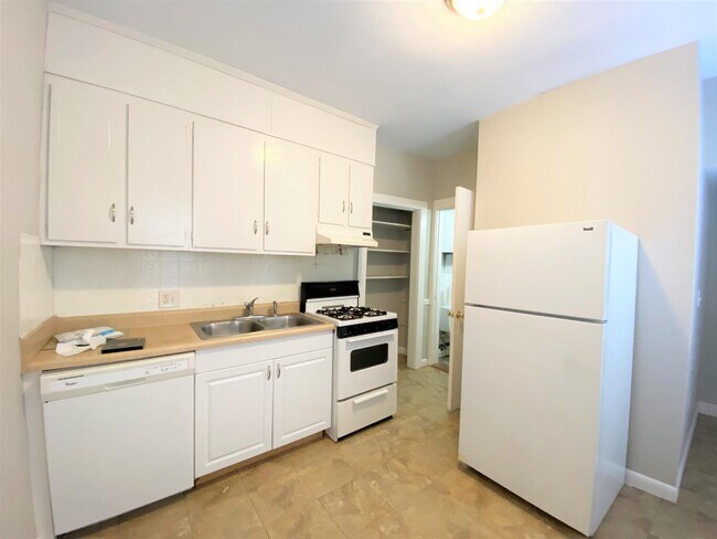 7 Elmer St unit 3, Cambridge, MA 02138 - photo 3