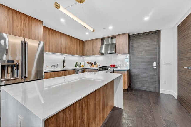 Solaia, North Bergen, NJ 07047 - photo 3