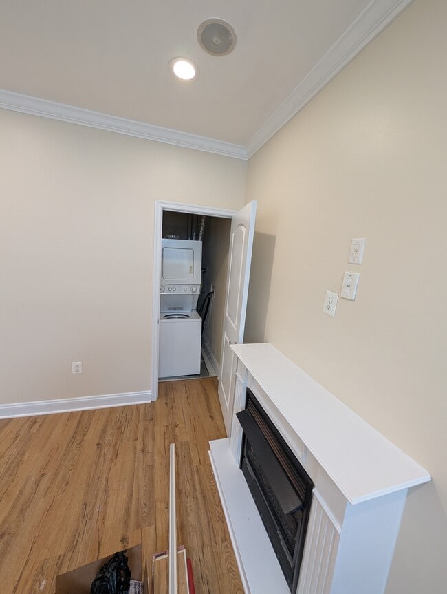 Washer and dryer in unit. Working gas fireplace