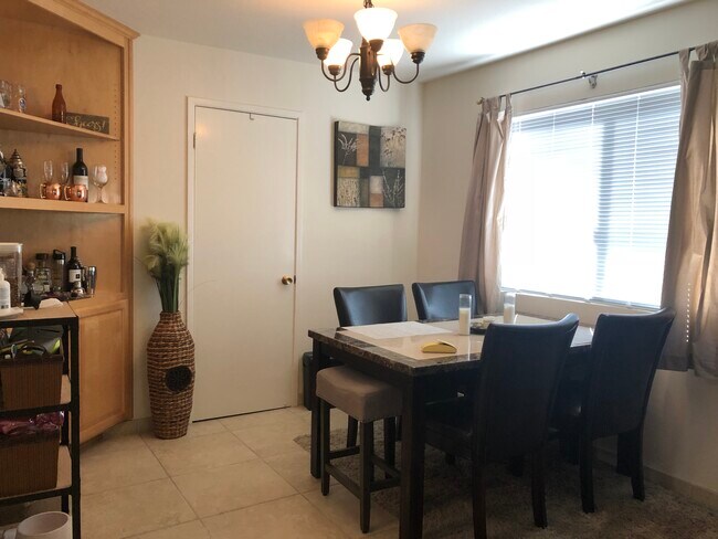 1064 Fremont St, Menlo Park, CA 94025 - photo 7