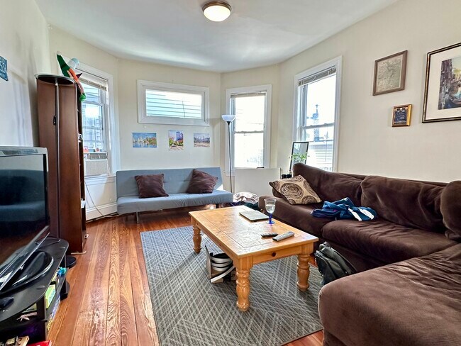 12 Wensley St unit 1, Roxbury Crossing, MA 02120 - photo 4