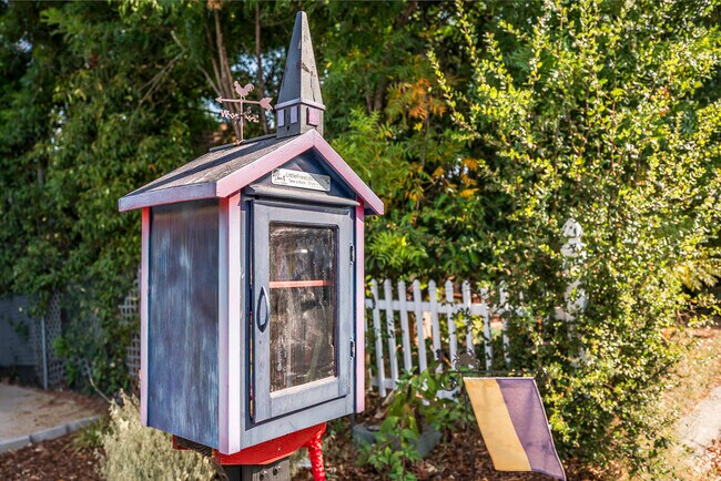 You can find Little Free Libraries in Gold River.