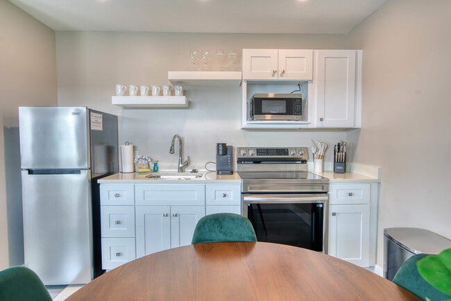 126 Mango St unit FL1-ID1226360P, Fort Myers Beach, FL 33931 - photo 5