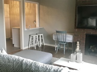 4426 Jarboe St Unit 5, Kansas City, MO 64111