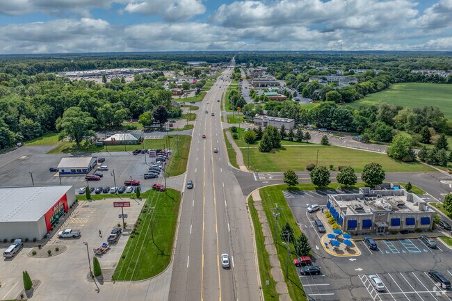 Burke Acres residents have easy access to restaurants and retail along Gull Road.