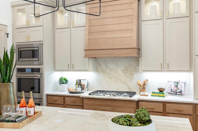 207 Wooded Rill Ct, Willis, TX 77318 - photo 7