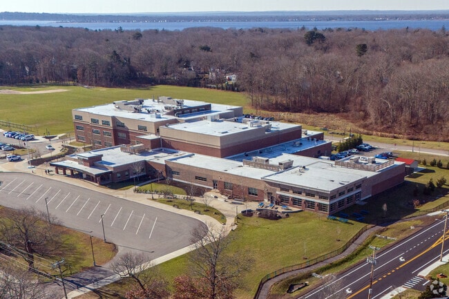 The Barrington Middle School has an overall 5-star blue-ribbon rating