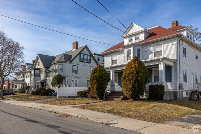 Rows eclectic homes line the streets of Quincy Center.