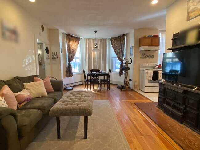 15 Euston St unit 6, Brookline, MA 02446 - photo 2