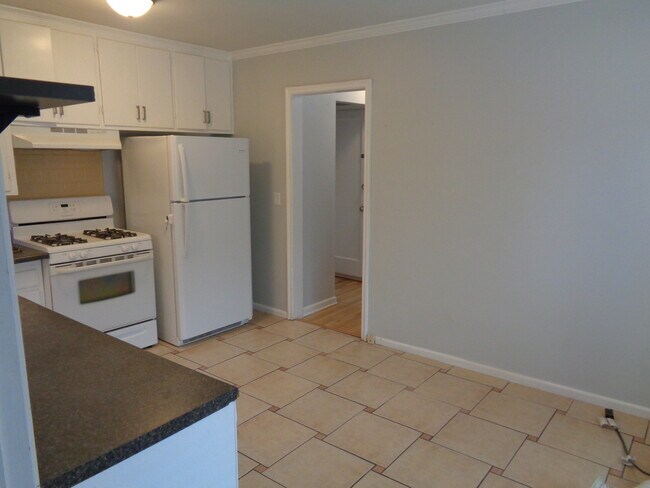 717 S 900 E unit 3, Salt Lake City, UT 84102 - photo 6