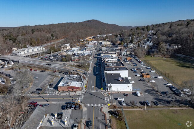 Downtown Chappaqua provides an assortment of shopping and dining options.