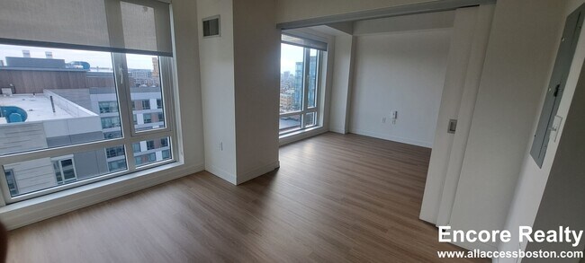 55 Traveler St unit 1710, Boston, MA 02118 - photo 6