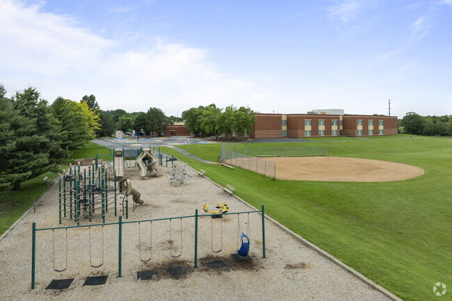 Glendale Elementary has a 17:1 student-teacher ratio.
