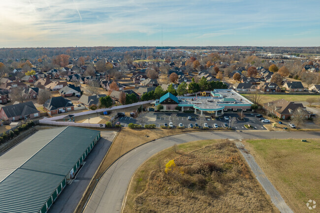 Lambs & Ivy is home to around 123 students.