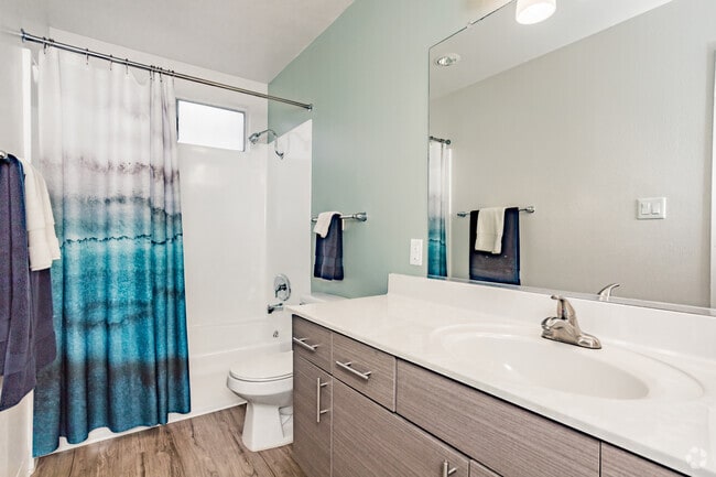 1BR, 1BA - 750 SF