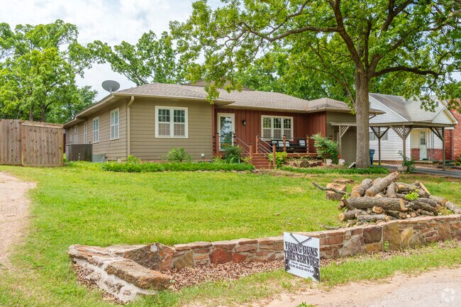 There are many newly remodeled homes in Central Pawnee.