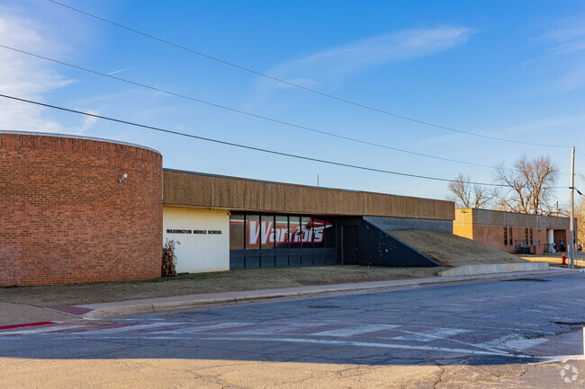 Washington Middle School provides education in the neighborhood of Washington.