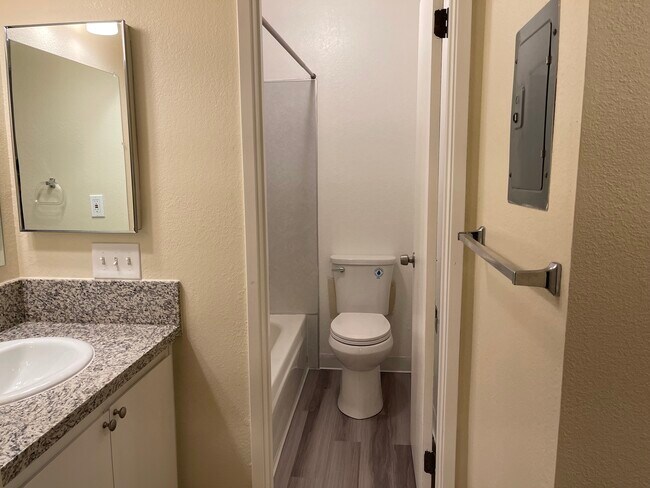 1241 Morse Ave unit 2, Sacramento, CA 95864 - photo 5