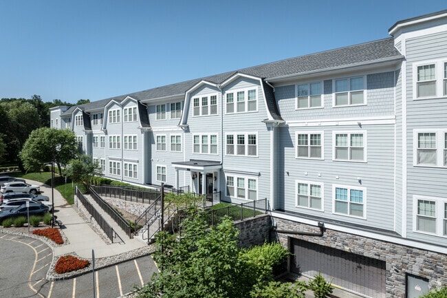 Colonial Pointe at Franklin Lakes, Franklin Lakes, NJ 07417 - photo 7