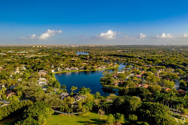 A lake runs through the Country Isles neighborhood.