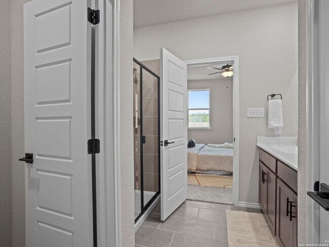 3453 Meteor Night, Converse, TX 78109 - photo 4