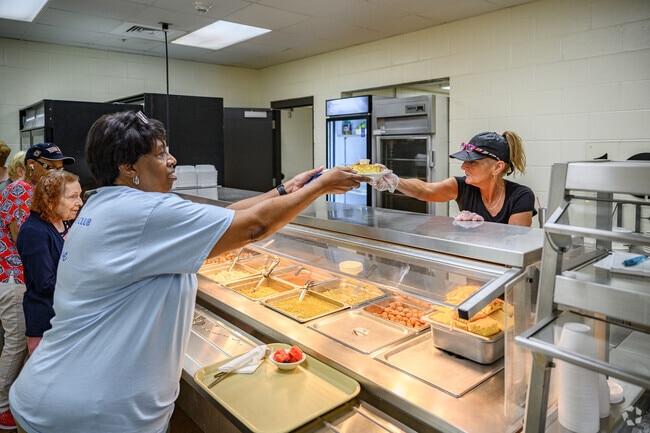 1031 Meals offers Milkhouse residents healthy options for lunch.