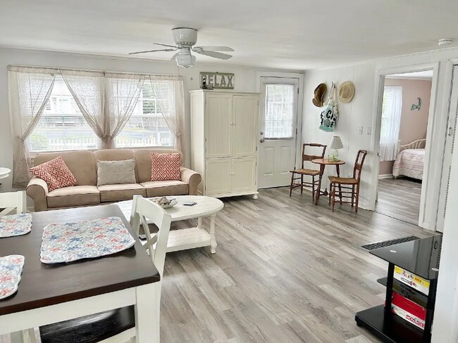 8 Churchill Dr, East Falmouth, MA 02536 - photo 2