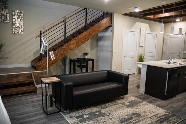 135 Indiana, Lubbock, TX 79423 - photo 6