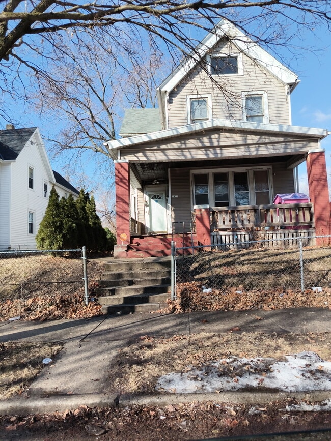 1831 N 28th St, Milwaukee, WI 53208