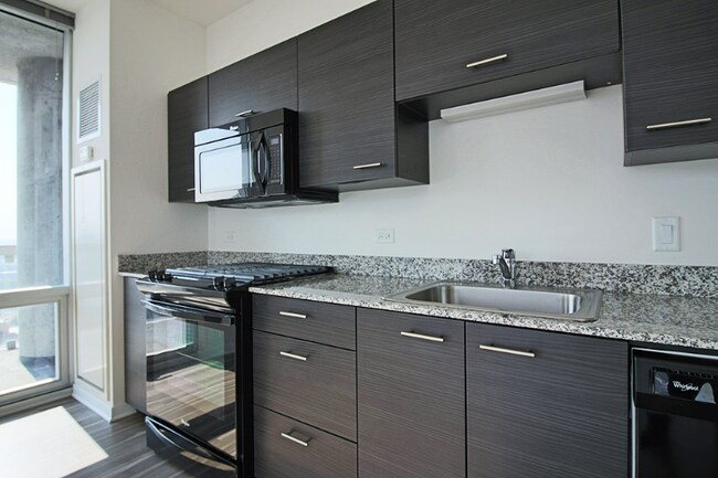 802 N Lasalle St, Chicago, IL 60610 - photo 4