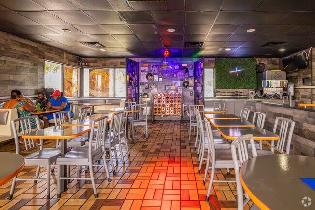 Have a great family dinner at We Shuckin' Southern Eatery in Westview Pembroke Pines, Florida.