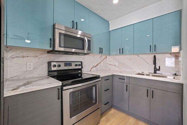 1634 NE 4th Place unit 2, Fort Lauderdale, FL 33301 - photo 4