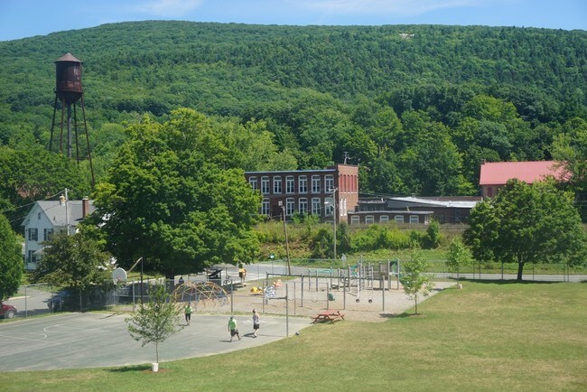 207 Pleasant St, Great Barrington, MA 01230 - photo 6