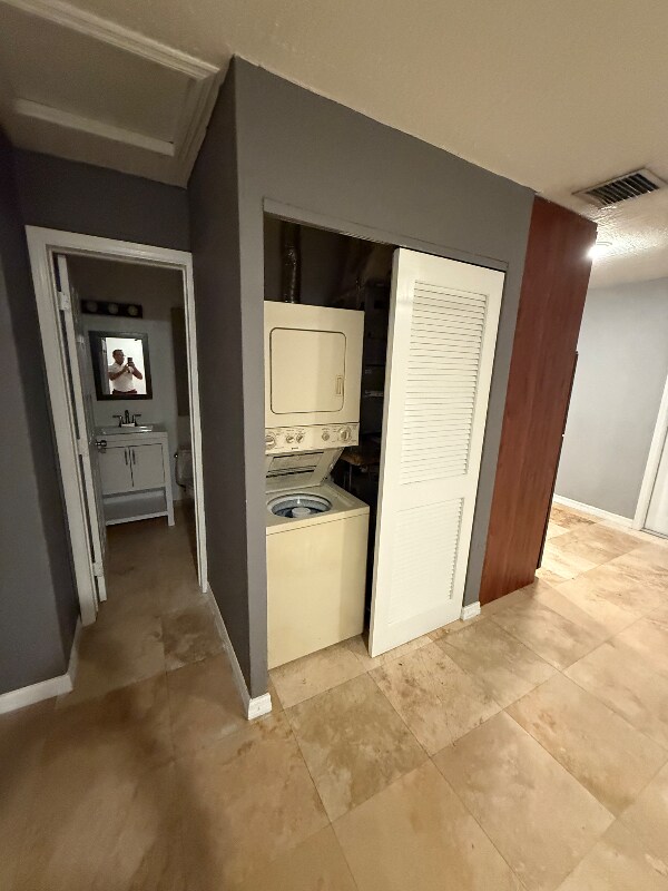 1351 Holly Heights Dr unit 2, Fort Lauderdale, FL 33304 - photo 3