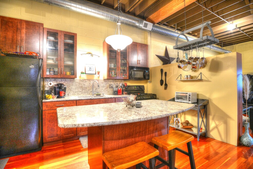 open kitchen. no dishwasher