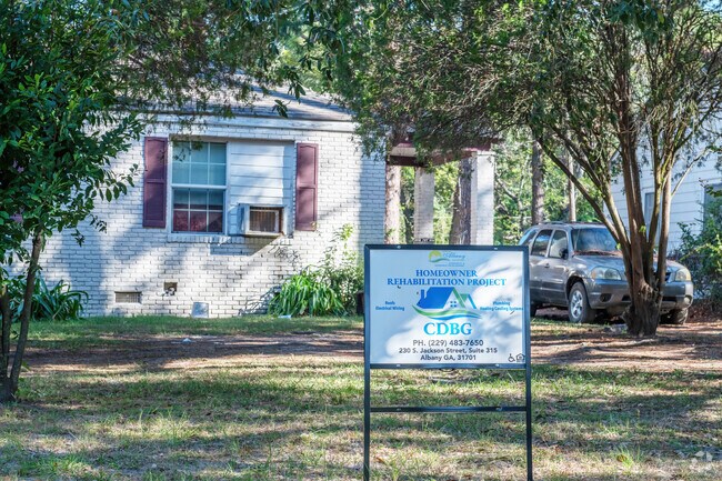 There are several incentives for homeowners to renovate in the Highland Park neighborhood.