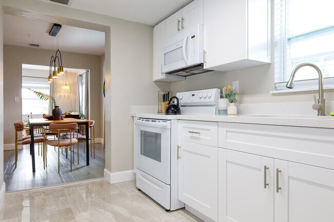 2761 SW 33rd Ave unit ID1044517P, Miami, FL 33133 - photo 7