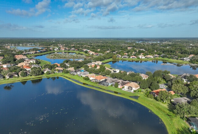 Heathrow has several lakes including Sawyer and Bananna Lake.
