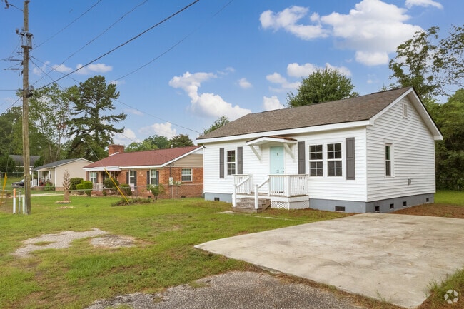 Some of the smaller cottages in Palmetto Park are currently undergoing renovations.