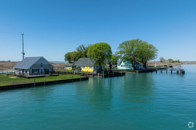 Homes in Pearl Beach often have boat docks for direct access to the St. Clair River.