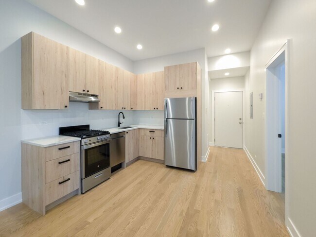 2057 W Dickens Ave unit 2N, Chicago, IL 60647 - photo 4