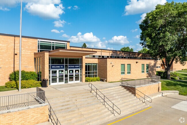 Patrick Henry Middle School serves students in grades 6-8.