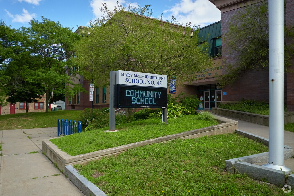 Welcome to Mary McLeod Bethune School 45.