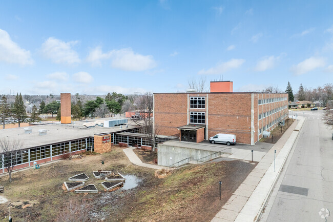 Anthony Middle, in Minneapolis, serves 838 students in a large city setting for grades 6-8.