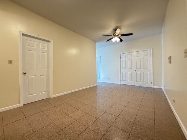 952 W Windsor Ave, Chicago, IL 60640 - photo 7