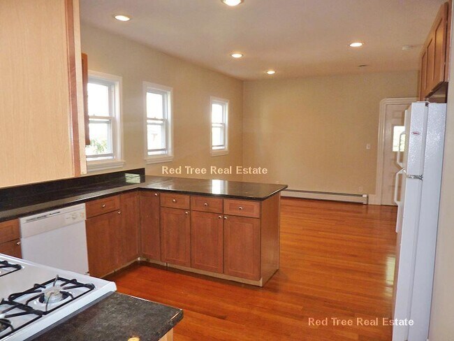 6 Warner St unit 1, Somerville, MA 02144 - photo 3