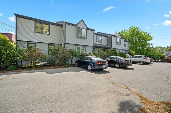 471 W Shore Rd, Warwick, RI 02889 - photo 2